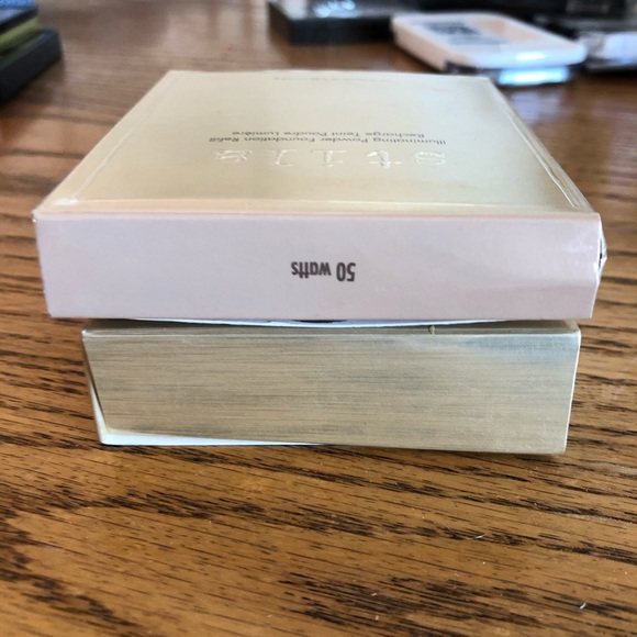 Stila illuminating powder foundation - Picture 11 of 11
